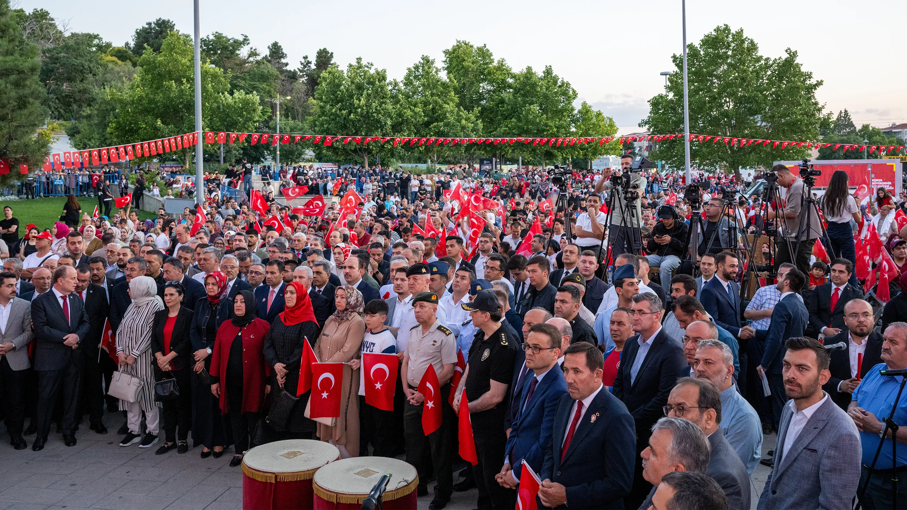 Selçuk Üniversitesi öğrenci ve personeliyle 15 Temmuz etkinliklerinde yerini aldı